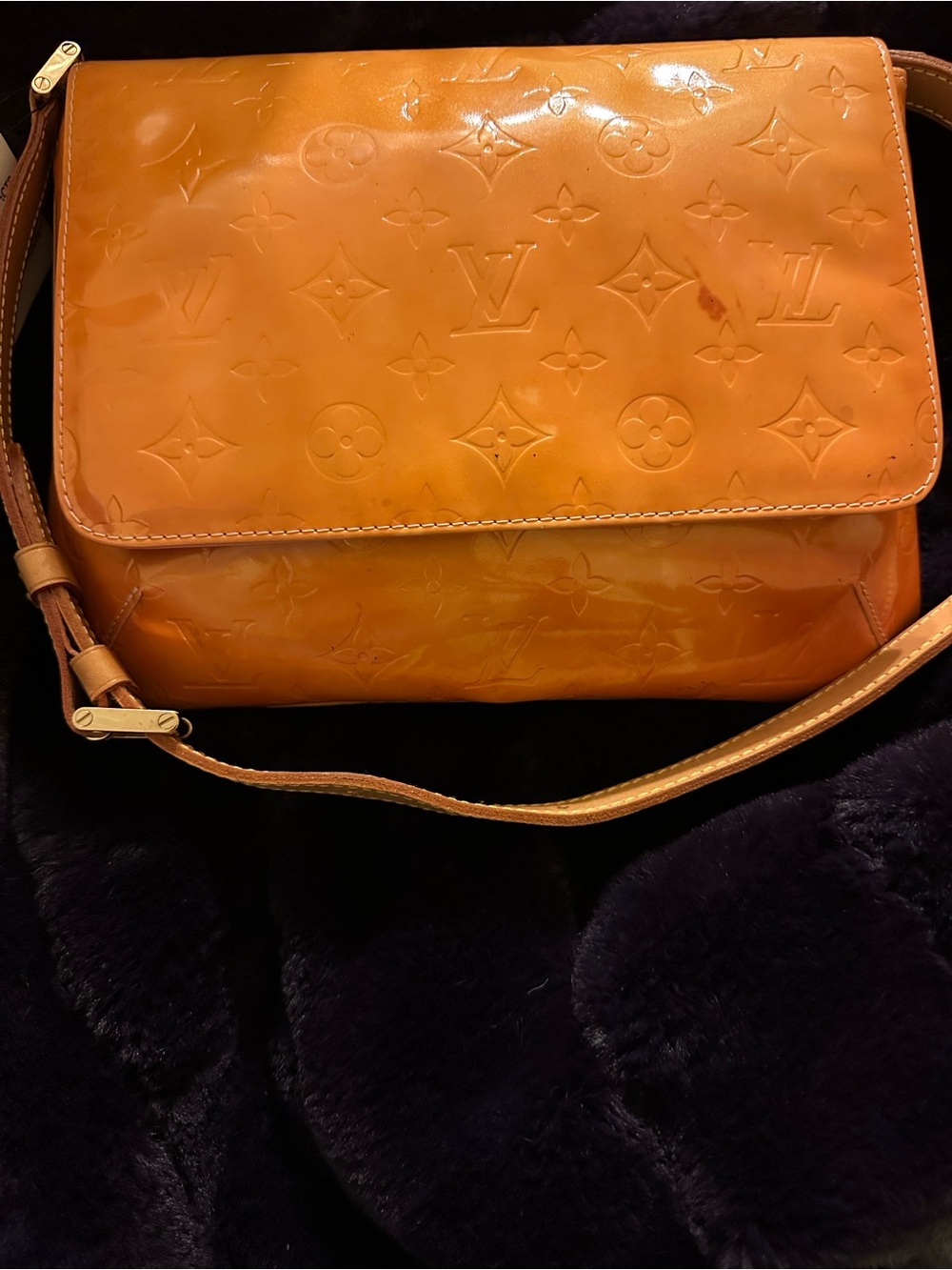 LOUIS VUITTON Monogram Vernis Thompson Street Bag in GREAT CONDITION WITH COA